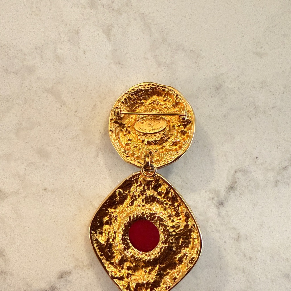 CHANEL Vintage Gold and Red Stone Brooch - Picture 4 of 4